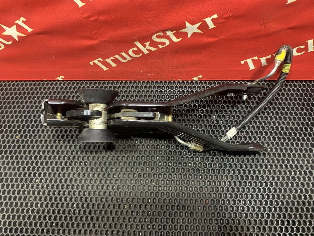 Замок кабины 2023 год.