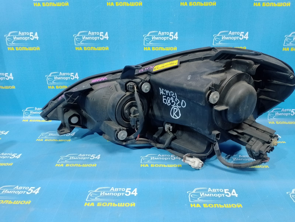 Фара передняя правая TOYOTA IPSUM 2003-2009