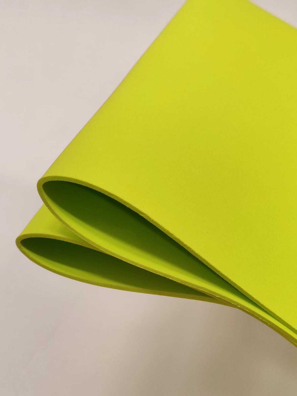 Фоамиран Иран 2 мм 60х70 см #219 Желто-зеленый (салатовый)