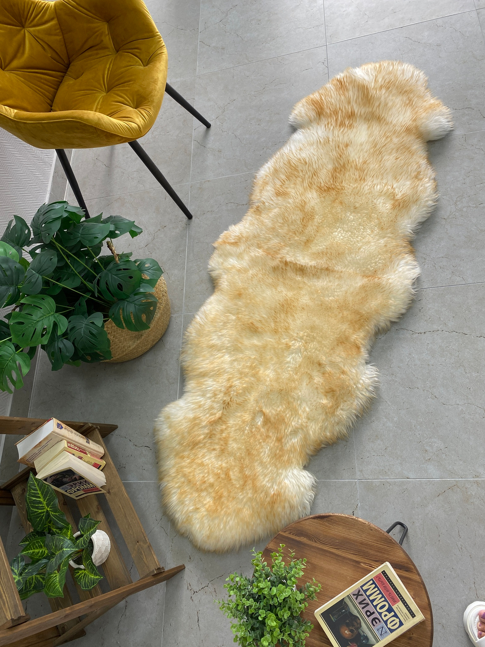 Шкура коврик меховой прикроватный овчина, 200х60 см.