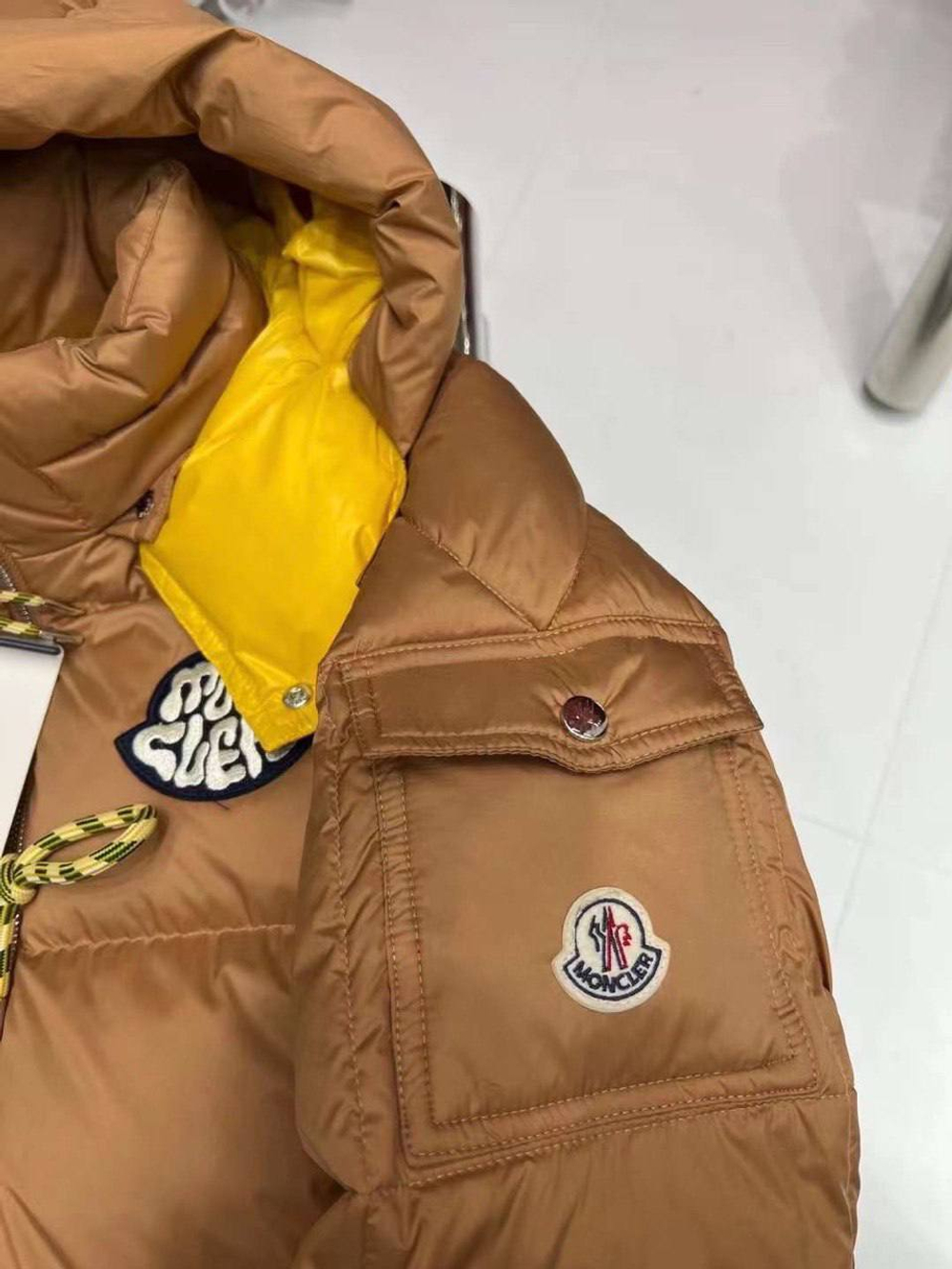 Пуховик Moncler