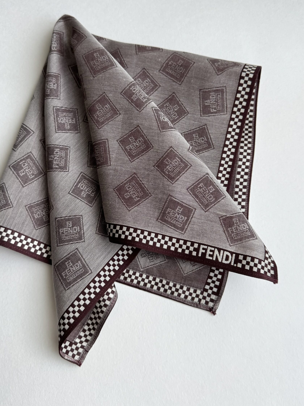 Платок коричневый Fendi