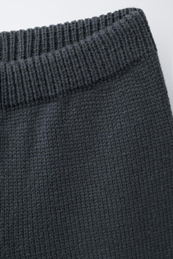 ZARA ТРИКОТАЖНЫЕ БРЮКИ-КЮЛОТЫ С ВЫШИВКОЙ В ВИДЕ ЦВЕТОВ, ВЫЦВЕТШИЙ СИНИЙ