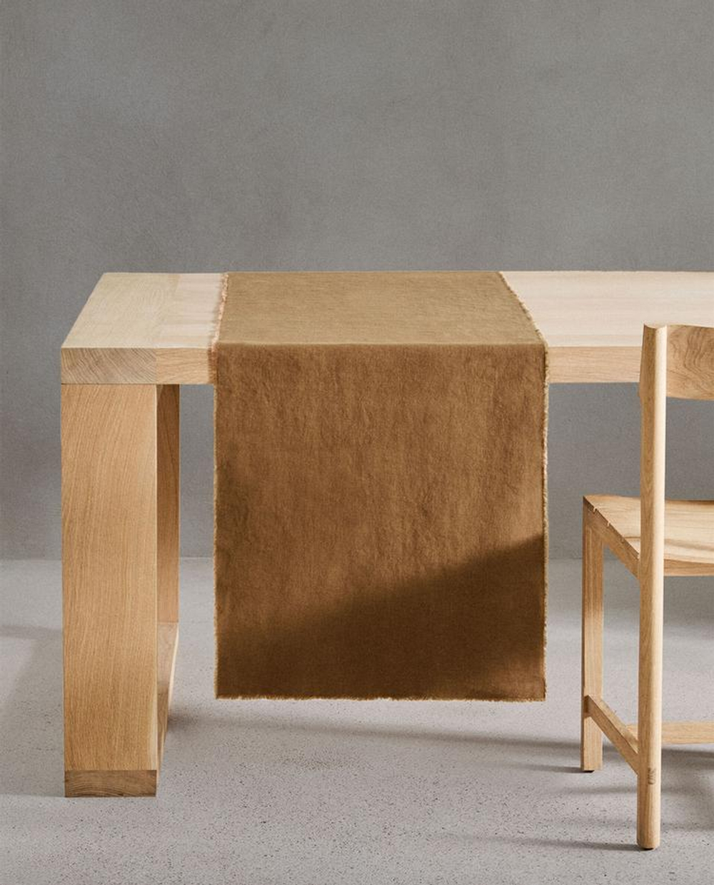 ZARA HOME СКАТЕРТЬ-ДОРОЖКА НА СТОЛ ИЗ СТИРАННОГО ЛЬНА, ЖЕЛТОВАТО-КОРИЧНЕВЫЙ