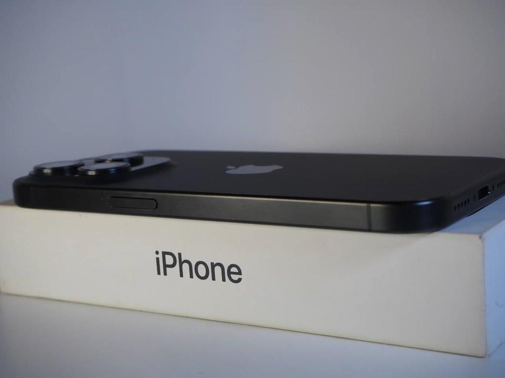 iPhone 15 Pro 256 ГБ Black Titanium б/у