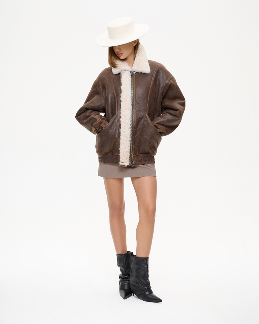 Дублёнка-бомбер свободного кроя