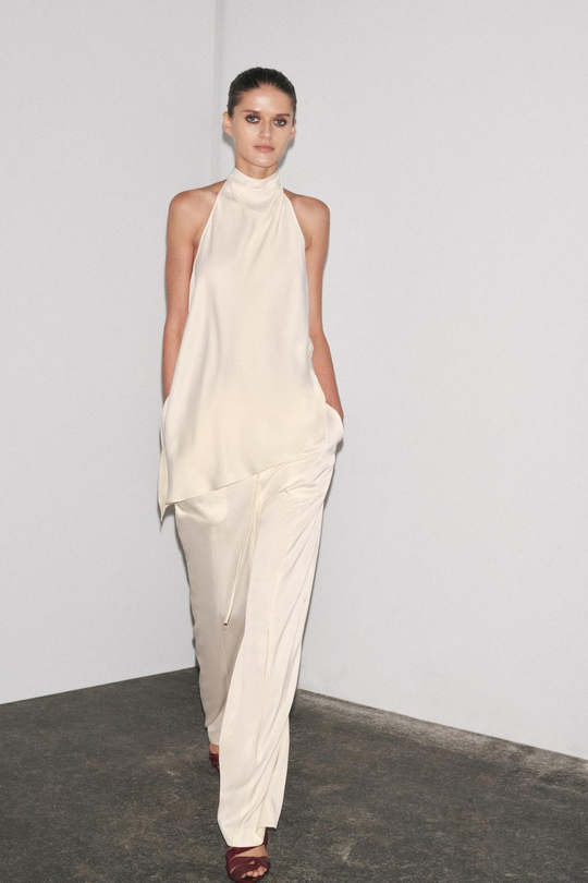 ZARA АТЛАСНЫЙ ТОП С ГОРЛОВИНОЙ ХАЛТЕР — ZW COLLECTION, ЭКРЮ