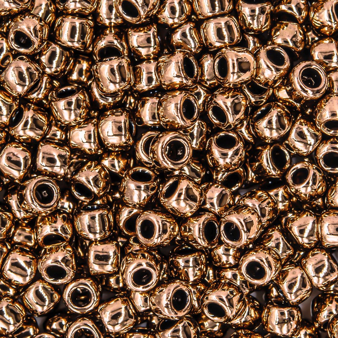 Японский бисер TOHO Round 8/0 (№221), металлизированный, непрозрачный глянцевый