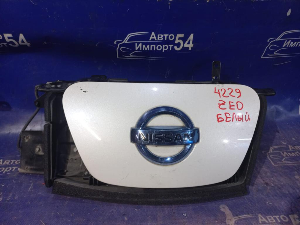 Лючок бензобака NISSAN LEAF 2009-2017