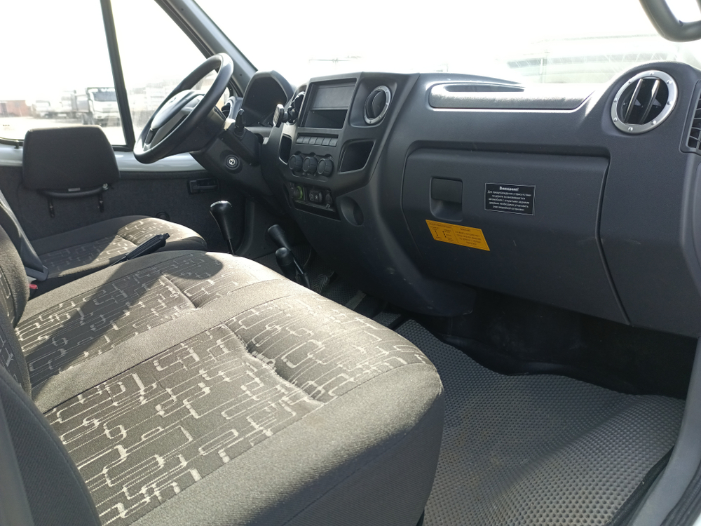 GAZ SOBOL Цельнометаллический 27527 (Бензиновый, 2,7 л, 107 л.с, 4WD)