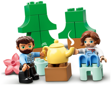 Конструктор LEGO Duplo Town 10946 Семейное приключение на микроавтобусе