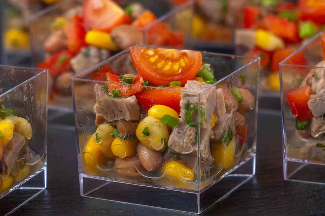 Веррин с отварной говядиной, кукурузой и болгарским перцем, 12 шт.