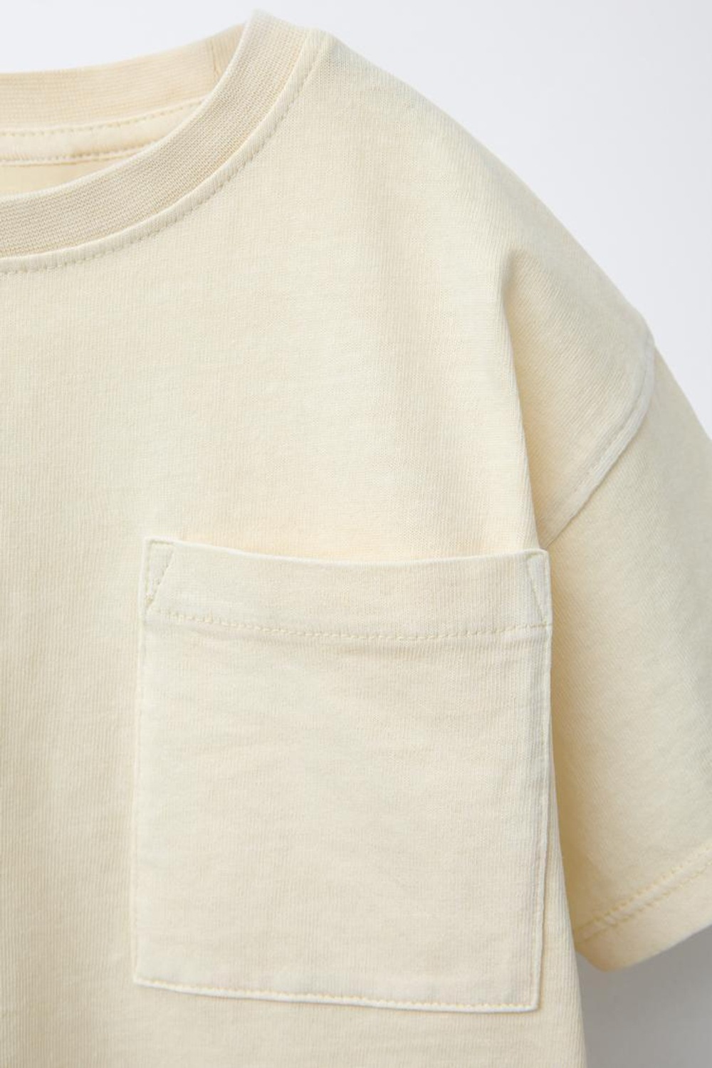 ZARA ФУТБОЛКА GARMENT DYE С КАРМАНОМ, ЭКРЮ