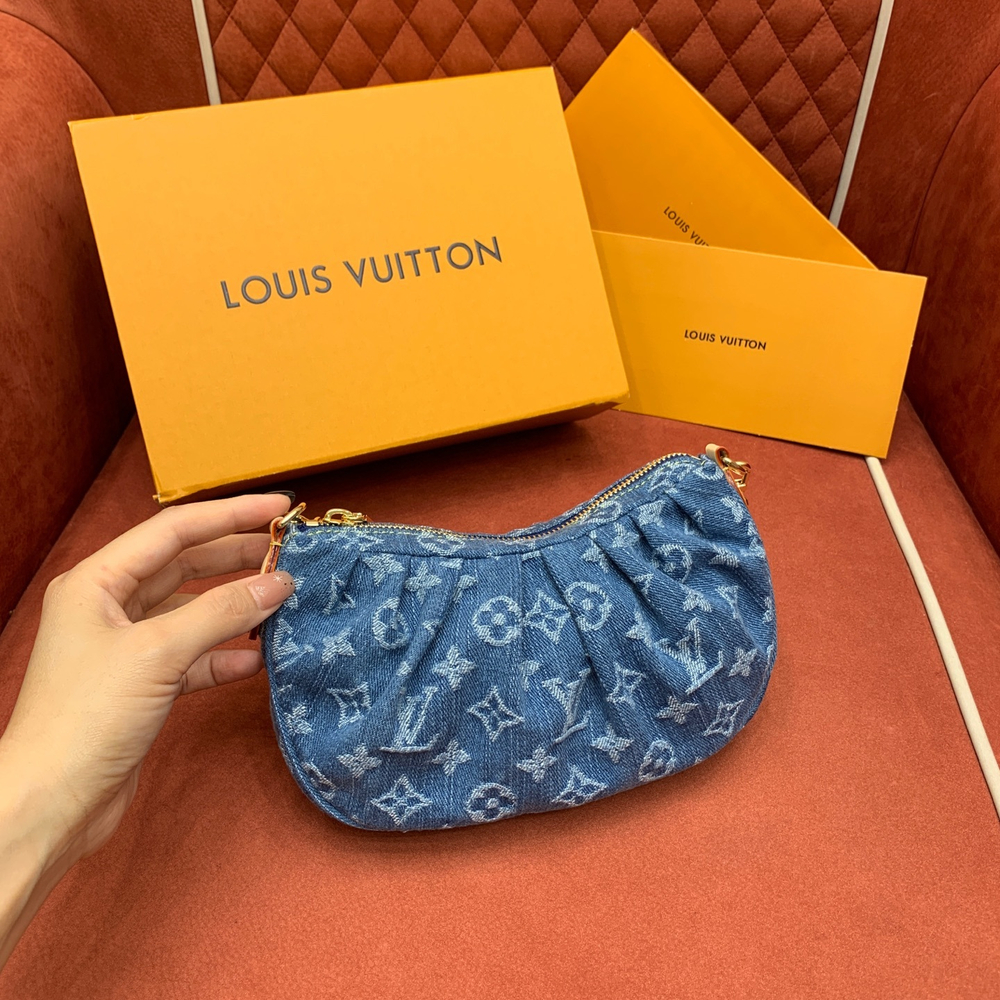 Louis Vuitton Pochette Valley