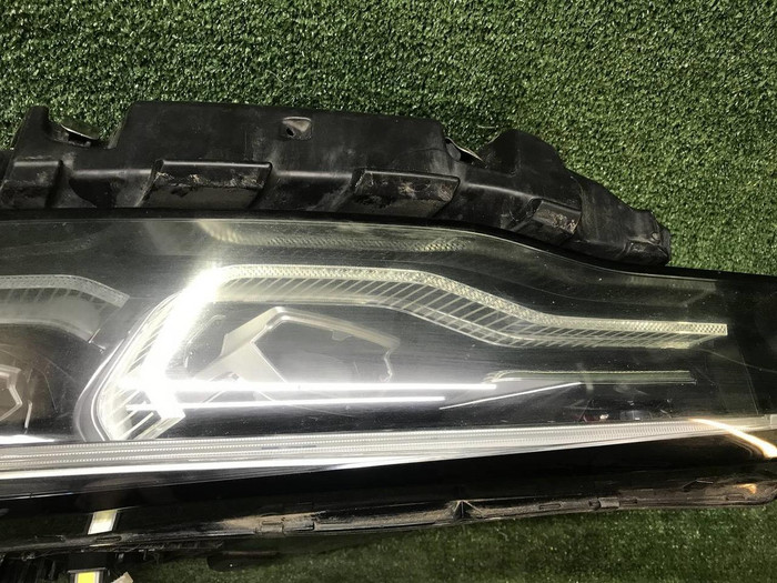 Фара левая BMW X7 G07 (2019-2022) LED