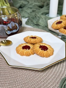 Печенье песочное с вишневым джемом 500гр