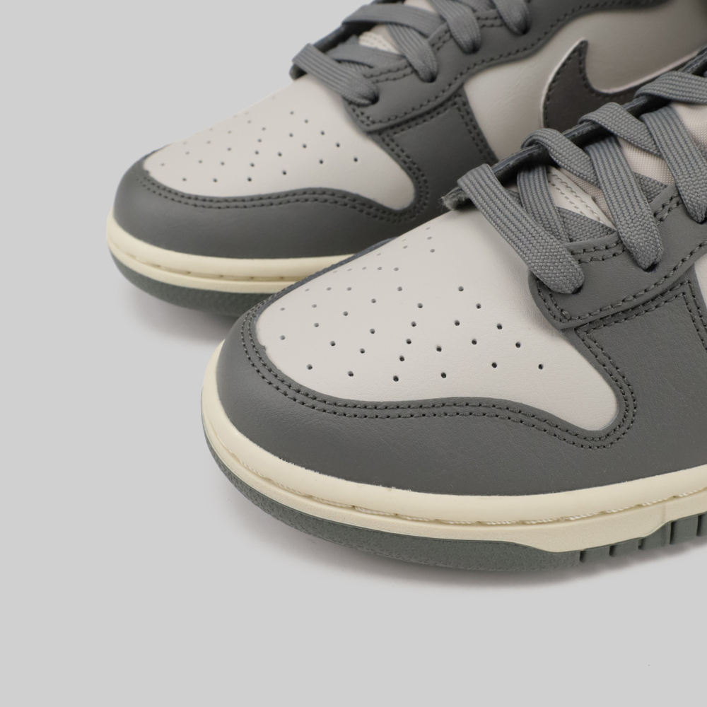 Кроссовки Nike Dunk High Vintage Light Bone Grey - купить в магазине Dice с бесплатной доставкой по России