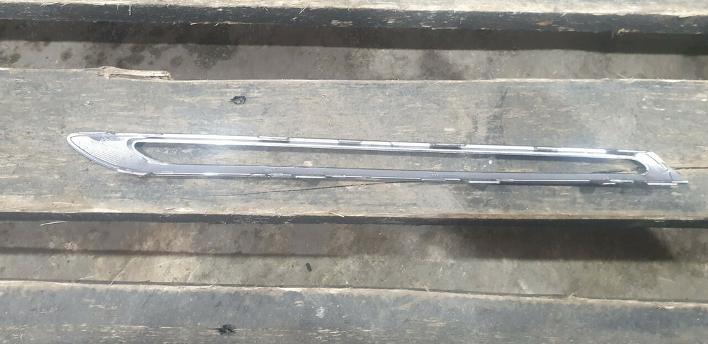 Молдинг решетки радиатора Mercedes GLE (C292) 15-19 Б/У Оригинал A2928880185