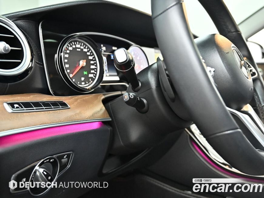 Mercedes-Benz E-Class W213 E220d Exclusive (10.2019)