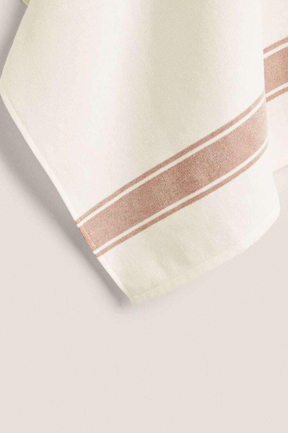 ZARA HOME ПОЛОСАТОЕ КУХОННОЕ ПОЛОТЕНЦЕ ИЗ ХЛОПЧАТОБУМАЖНОЙ ТКАНИ, ЧЕРЕПИЧНЫЙ