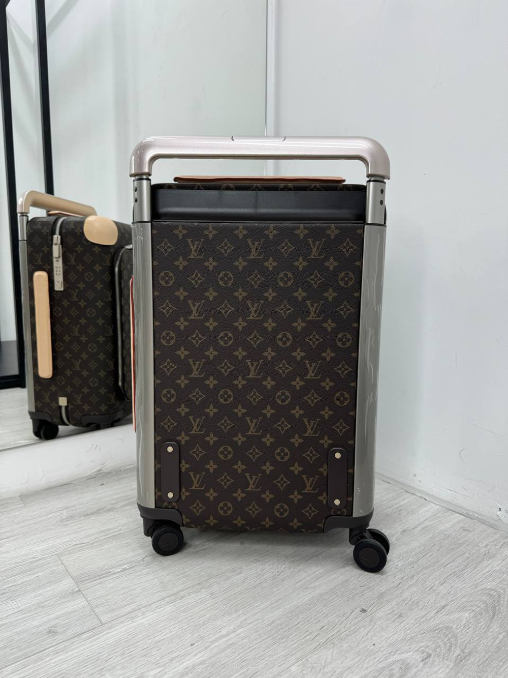 Чемодан Louis Vuitton