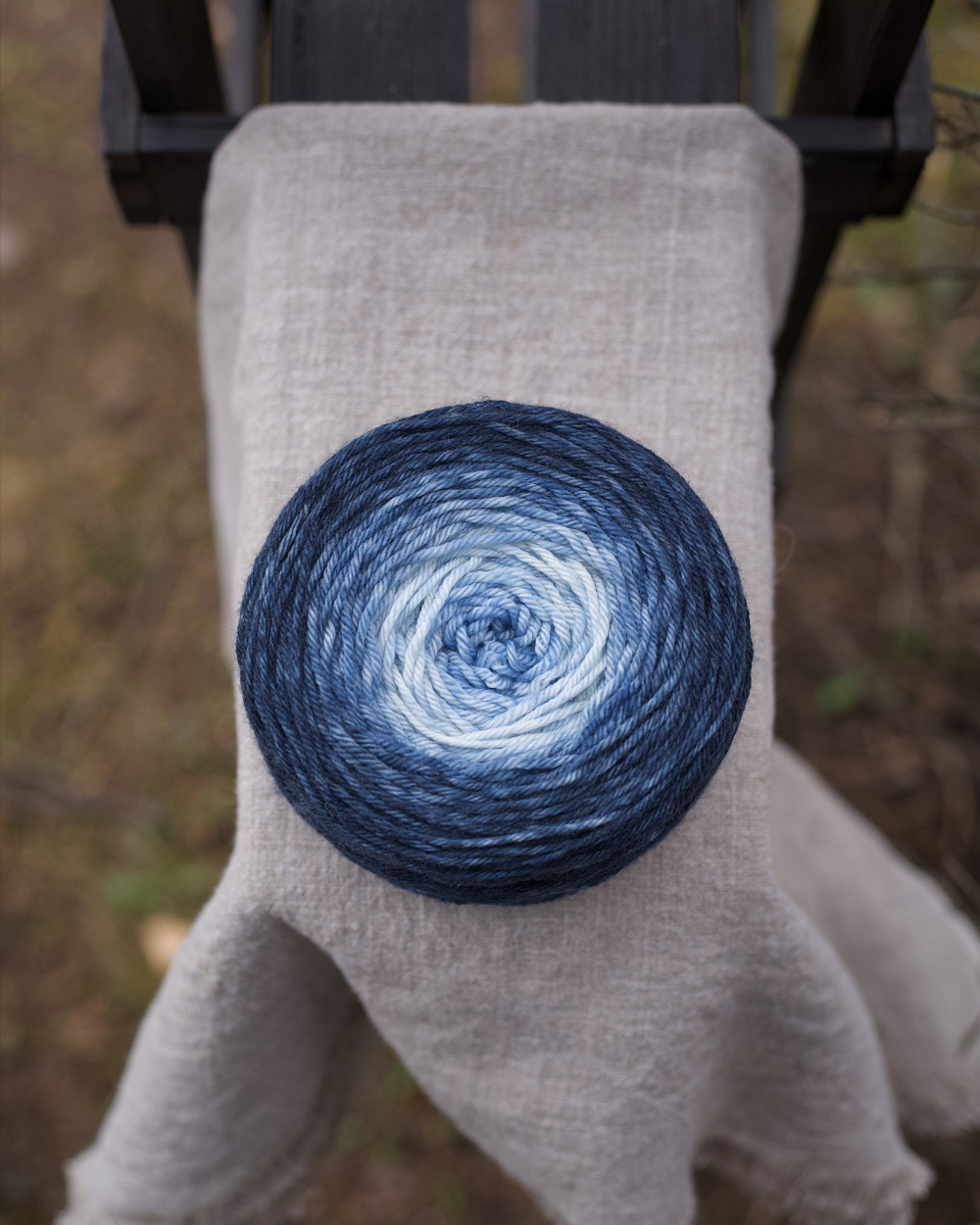 Градиент на шапку с кашемиром "Индиго"