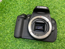 Canon 650D kit 18-55mm 3.5-5.6 IS II 2.500 кадров