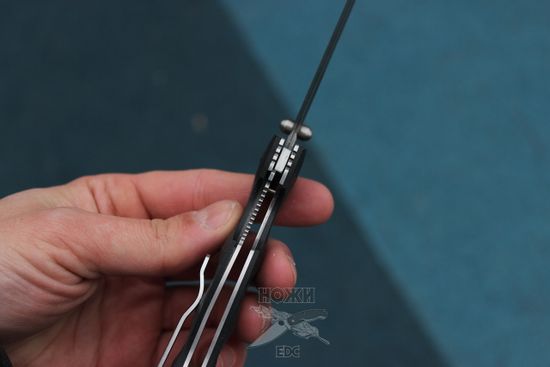 Складной нож Mcusta Damascus Tactility MC-0121D c клинком из стали VG-10 San Mai (Laminated Stainlesss Damascus) рукоять микарта