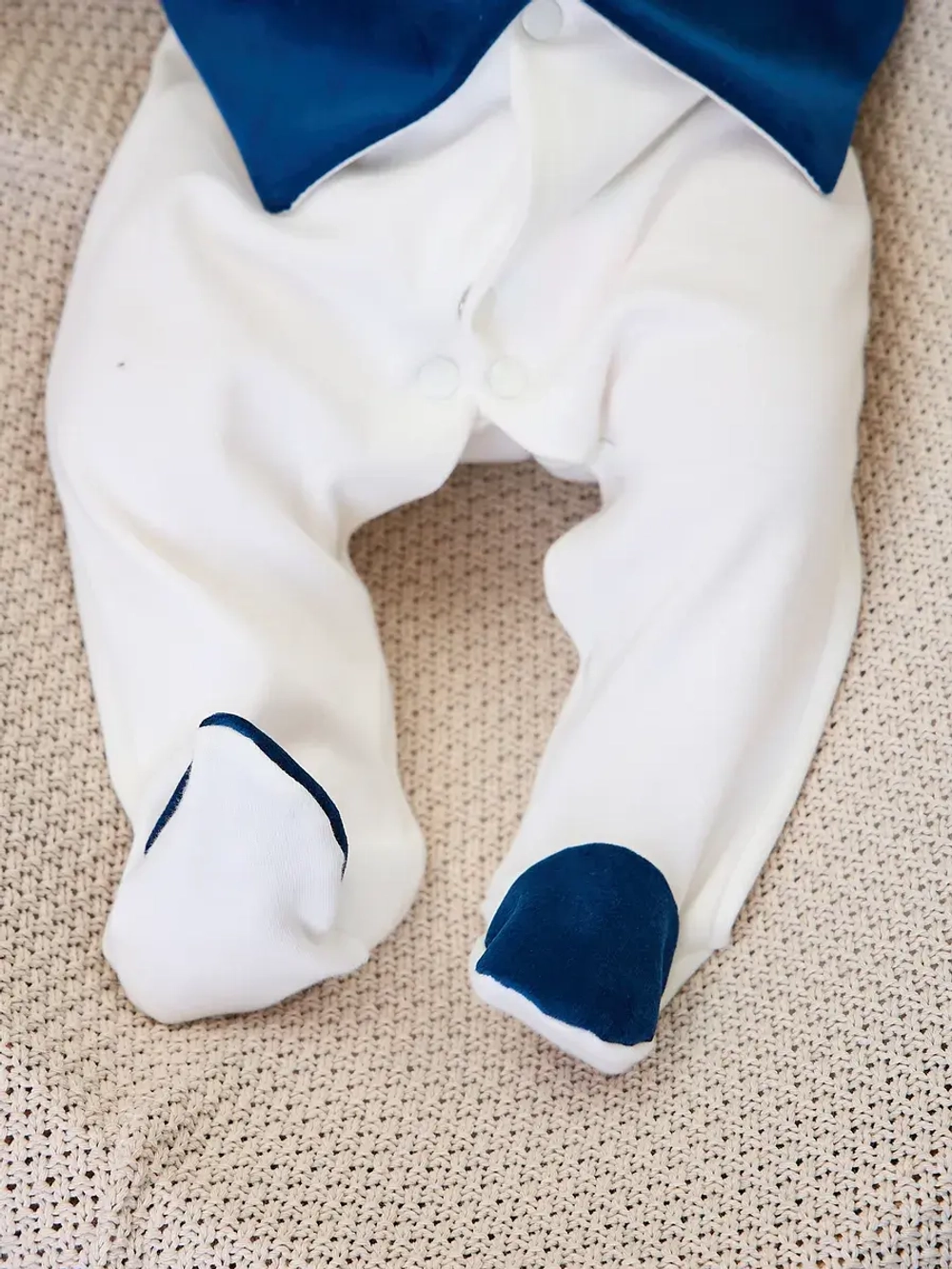 Комбинезон на выписку для новорожденного с триколором