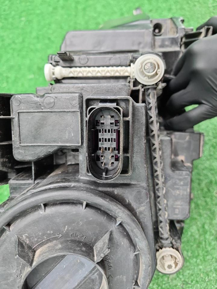 Фара левая Mercedes GLE V167 (2018-2024) LED