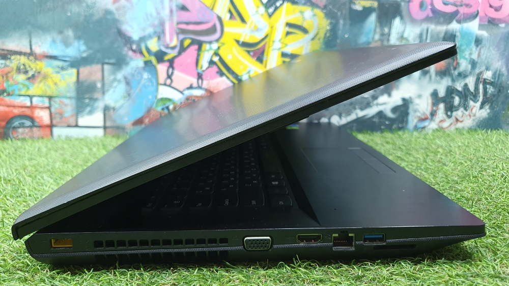 Ноутбук Lenovo i5/8Gb/GT 720M 2 Gb