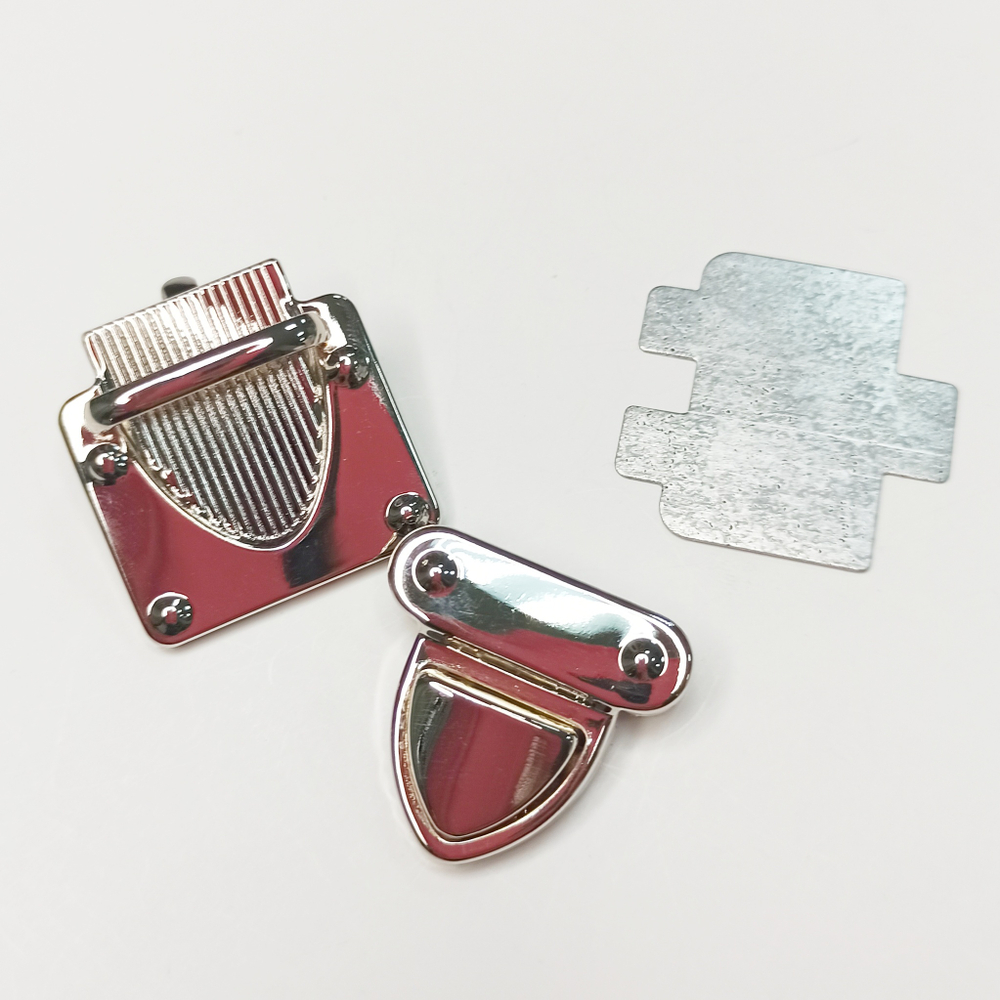 Замок-защелка на зажимах 32*35 Серебро