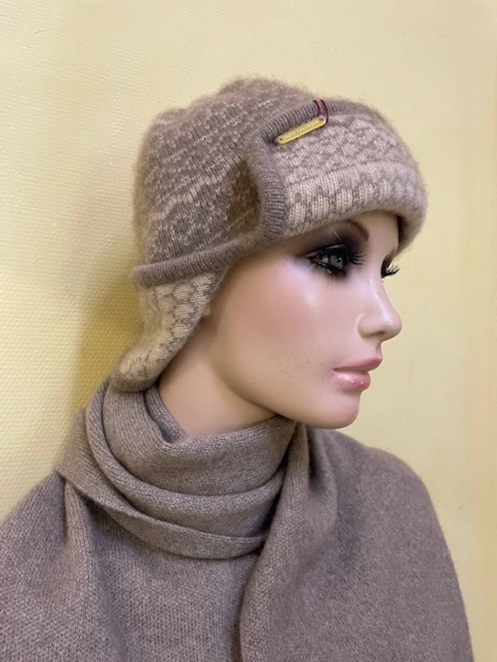 Шапка-ушанка женская.