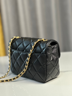 Chanel Bag 19 cm