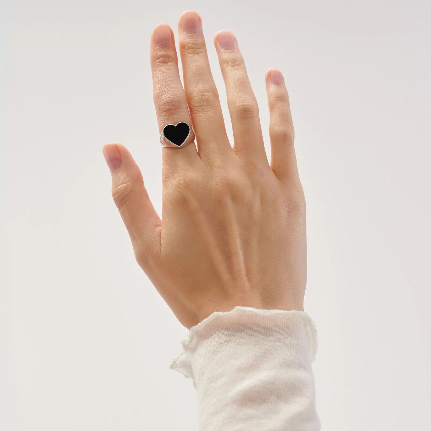 Кольцо-печатка Silver Big Black Heart Ring