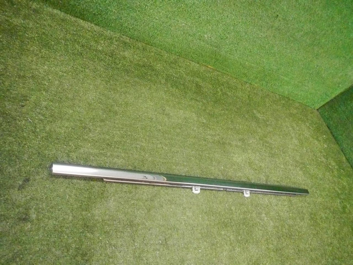 Молдинг двери передний правый Cadillac Escalade 4 (2014-2020)