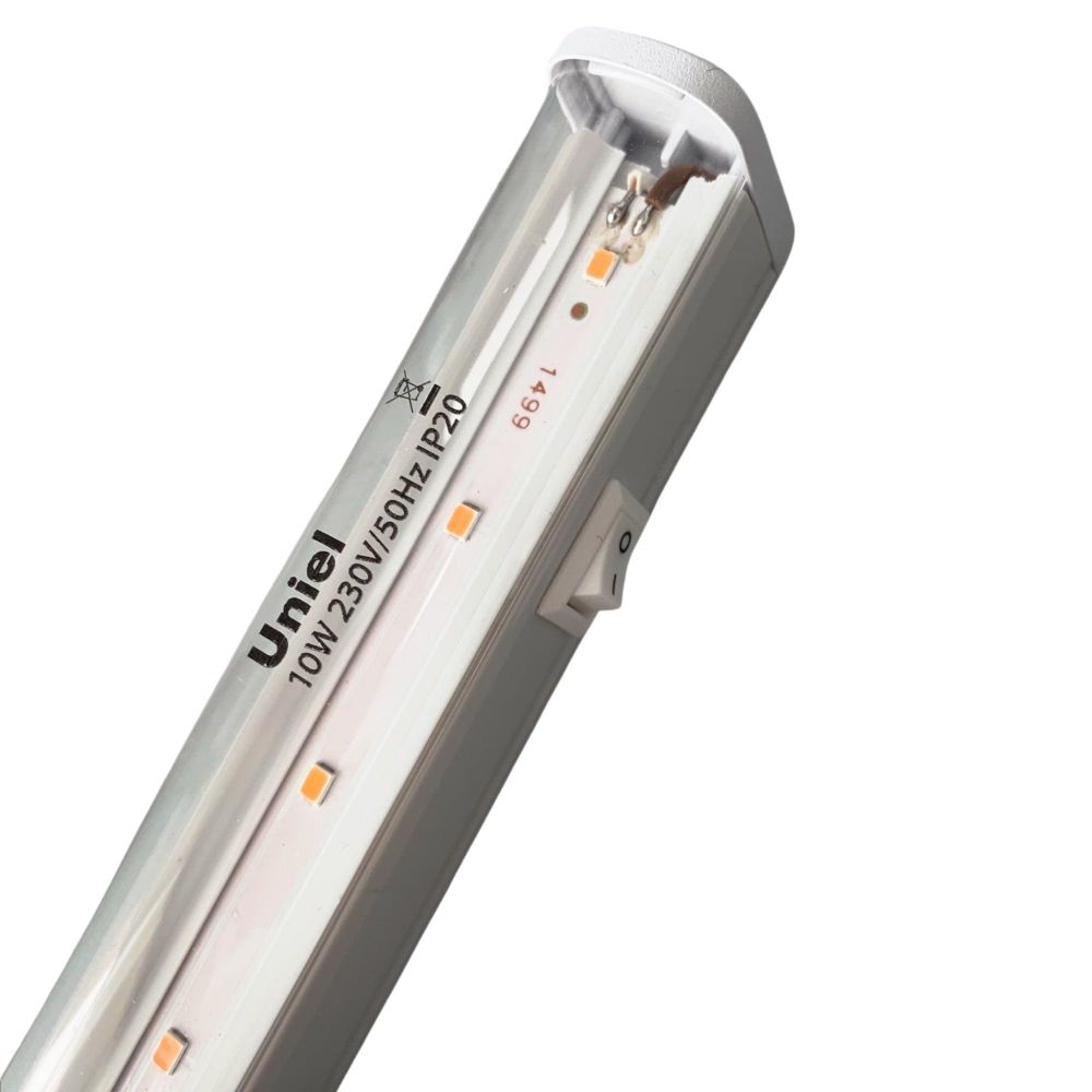 ULI-P16-10W-SPLE IP20 WHITE Светильник для растений светодиодный линейный. 570мм. выкл. на корпусе. Пластик. Спектр для фотосинтеза. TM Uniel