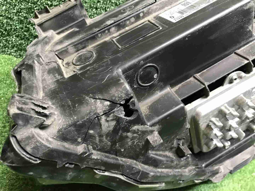 Битая Фара правая Geely Tugella (2019-2024) LED