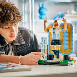 Конструктор LEGO Editions 43015 Лионель Месси: легенда футбола — фото 9