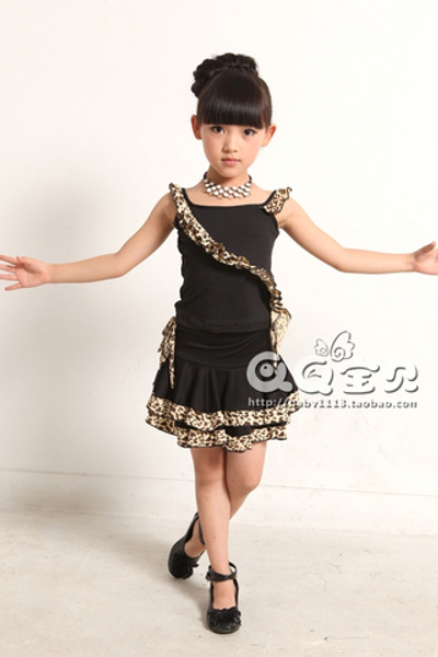 Костюм детский из топа и юбки с рюшами и воланами анималистического принта