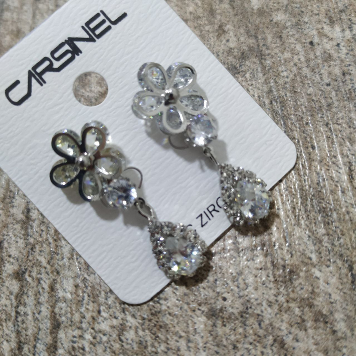 Серьги-гвоздики Cubic Zirconia пятилистник подвеска капля кристалл стразы цвет прозрачный металл серебристый