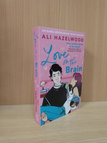 Love on the Brain (Ali Hazelwood)