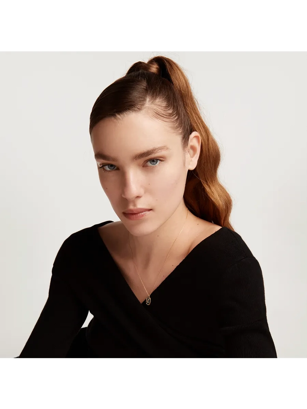 Колье Буква E серебро 925 пробы покрытое золотом