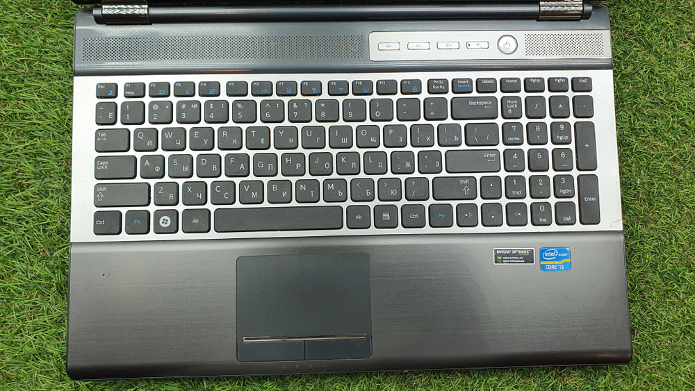 Ноутбук Samsung i3/6 Gb