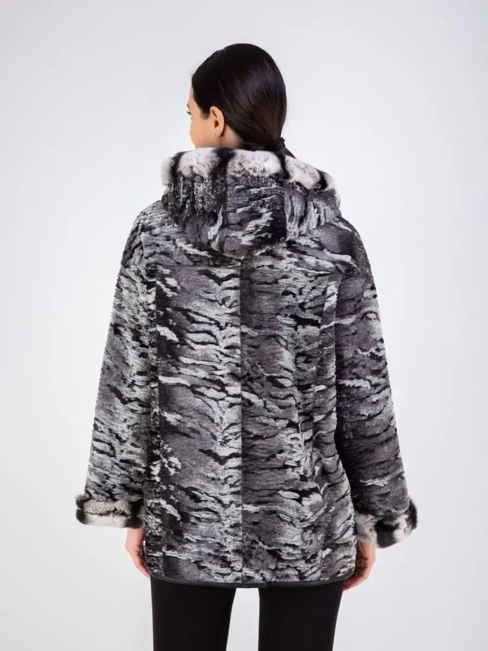 Куртка из натуральной кожи с капюшоном двустороннее