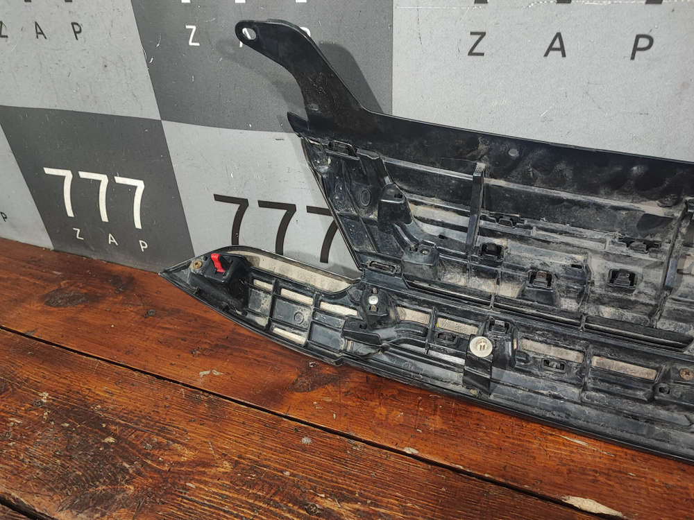 Решетка радиатора Mitsubishi Outlander 3 18-нв Б/У Оригинал 7450B304