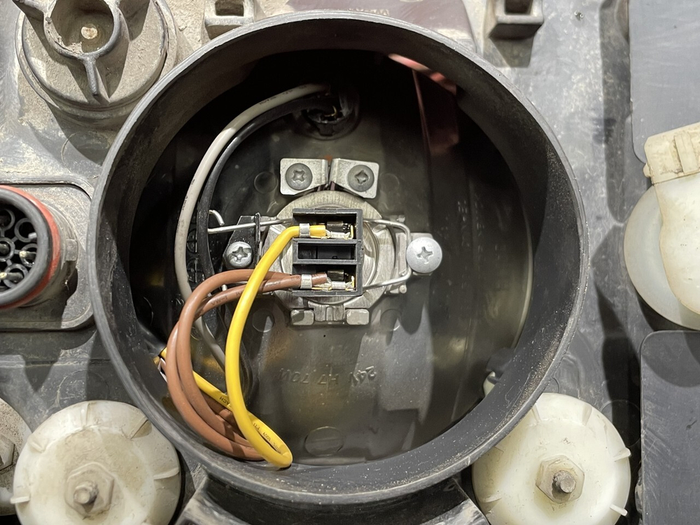 Фара передняя левая