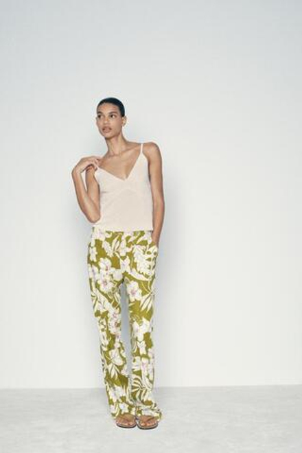 ZARA ТРИКОТАЖНЫЙ ТОП С V-ОБРАЗНЫМ ВЫРЕЗОМ, ЭКРЮ
