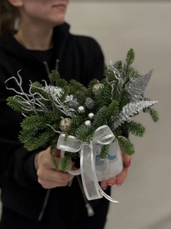 Новогодняя композиция Елка в кружке