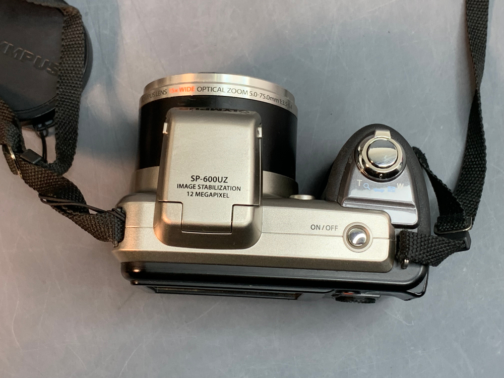 Olympus SP-600 UZ